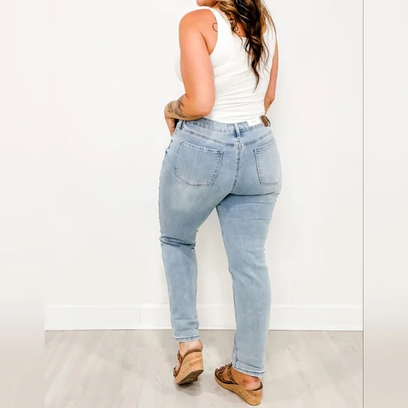 Judy Blue MR Medium Wash V Front Cuffed Boyfriend Jeans Cool Tech Various NEW - Picture 14 of 16